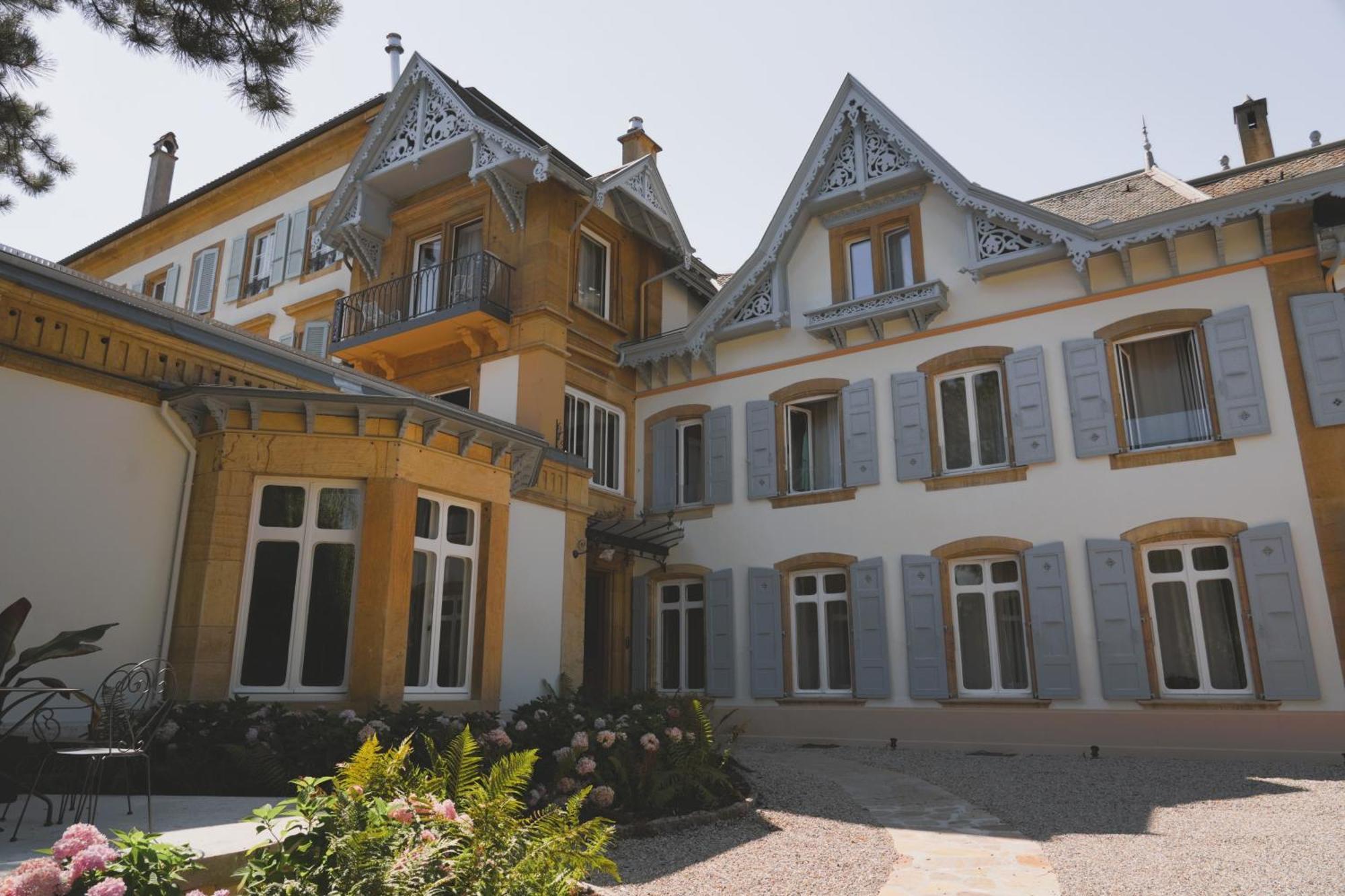 Hotel Le Faubourg 29 à Neuchâtel Extérieur photo